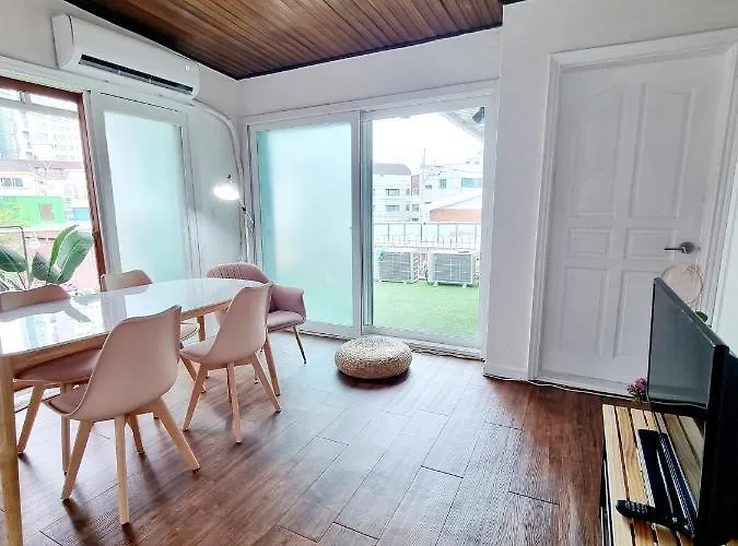 Villa Hongdae Sky View Private Roof Garden 2br 2qb 1ssb 합정역 5분 단독하늘정원 *