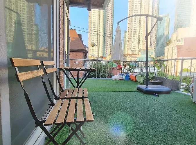 Villa Hongdae Sky View Private Roof Garden 2br 2qb 1ssb 합정역 5분 단독하늘정원 Seoul