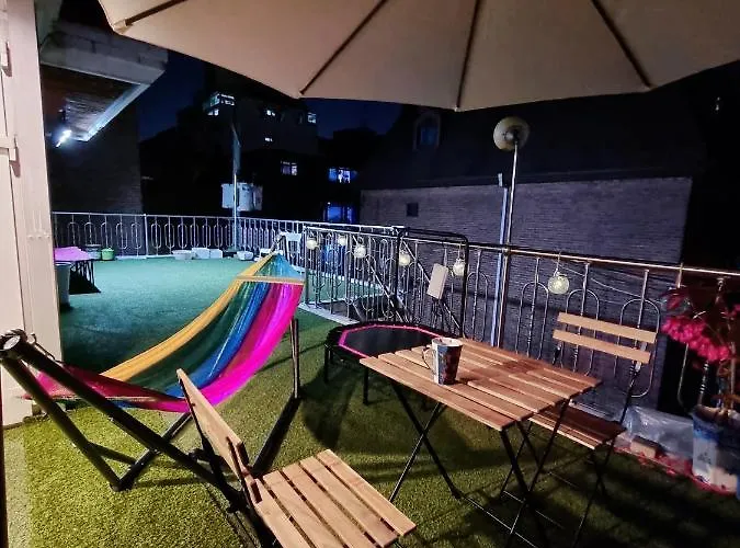 Villa Hongdae Sky View Private Roof Garden 2br 2qb 1ssb 합정역 5분 단독하늘정원 *