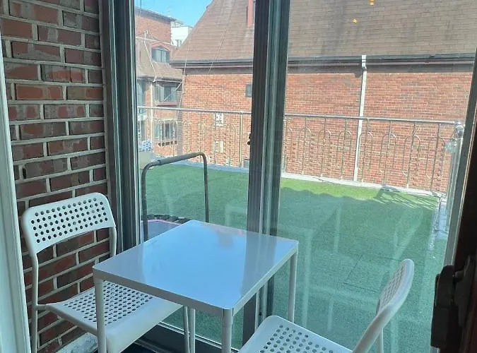 Hongdae Sky View Private Roof Garden 2br 2qb 1ssb 합정역 5분 단독하늘정원 * Seoul