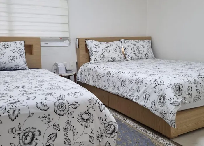 Hongdae Sky View Private Roof Garden 2br 2qb 1ssb 합정역 5분 단독하늘정원 * Seoul