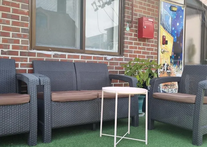 Hongdae Sky View Private Roof Garden 2br 2qb 1ssb 합정역 5분 단독하늘정원 * Seoul